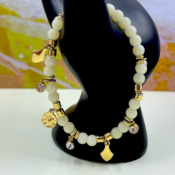 Vintage Y2K Beaded Gold Charm Bracelet - Picture 2 of 5